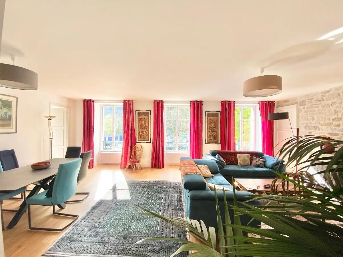 Apartament Le Quai 18 - Luxe - Plein Centre - Vue Dur Les Quais - Wifi - Parking Quimper