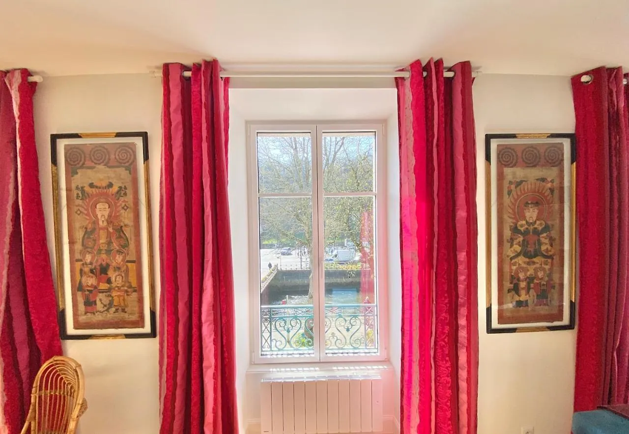 Apartament Le Quai 18 - Luxe - Plein Centre - Vue Dur Les Quais - Wifi - Parking Quimper